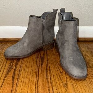 Women’s Gray Boots